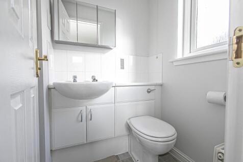 ENSUITE SHOWER ROOM