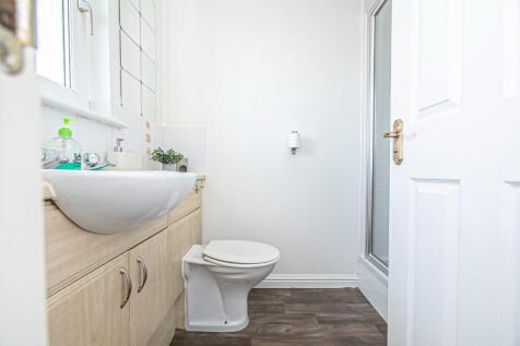 ENSUITE SHOWER ROOM