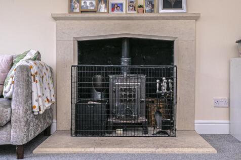 FAMILY ROOM DETAIL