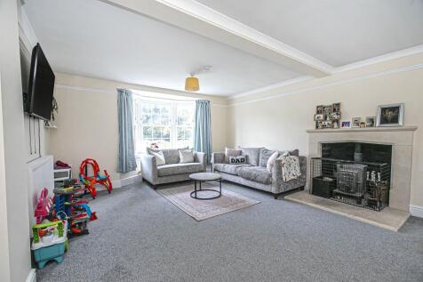 FAMILY ROOM DETAIL