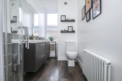 ENSUITE SHOWER ROOM