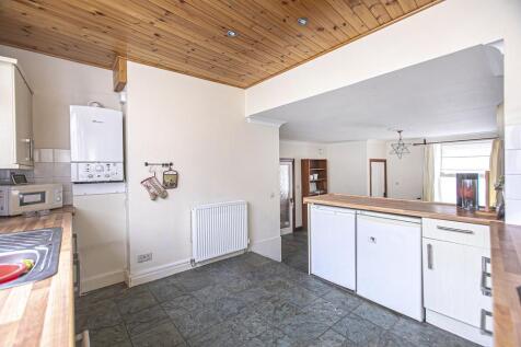 KITCHEN TO DINING