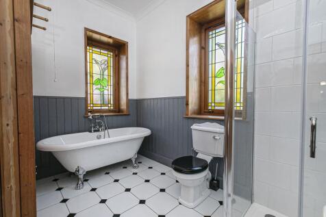 BATHROOM / SAUNA