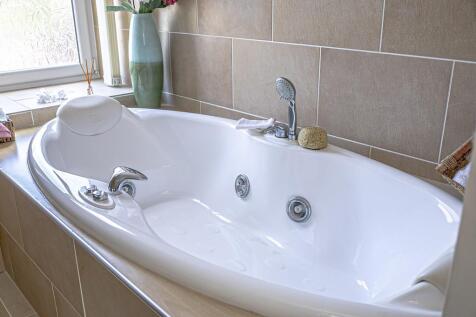 BATH DETAIL