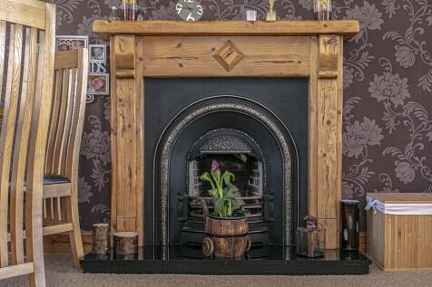 DINING ROOM DETAIL