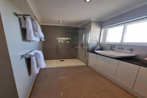 ENSUITE AGAIN