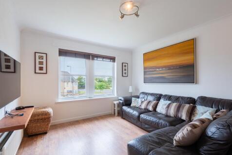LIVING ROOM AREA