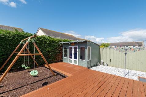 SUMMER HOUSE