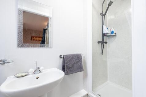 BEDROOM 2 ENSUITE