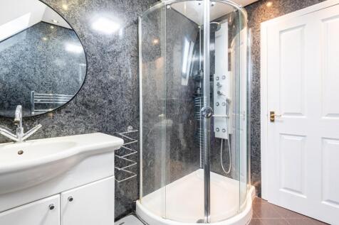 ENSUITE SHOWER 1 
