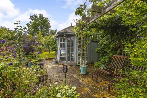 SUMMER HOUSE