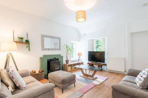 LIVING ROOM AGAIN