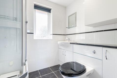ENSUITE SHOWER ROOM
