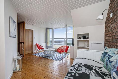 2nd RECEPTION AREA