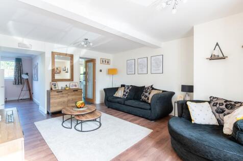 LIVING ROOM REAR