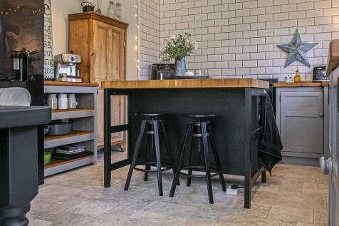 KITCHEN DETAIL