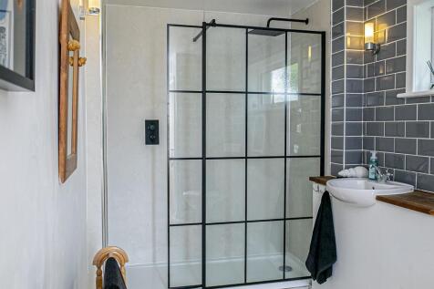SHOWER DETAIL
