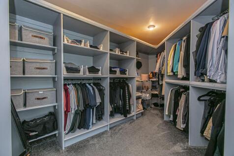 DRESSING AREA