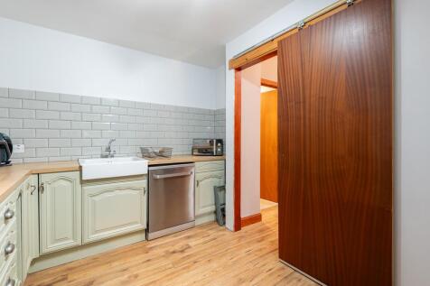 KITCHEN RIGHT