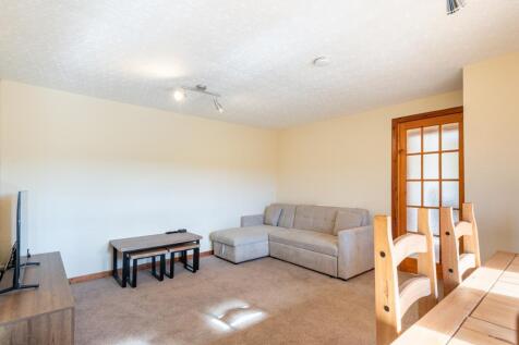 DINING LOUNGE