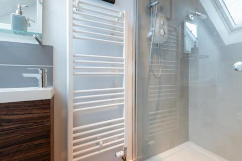 ENSUITE SHOWER ROOM