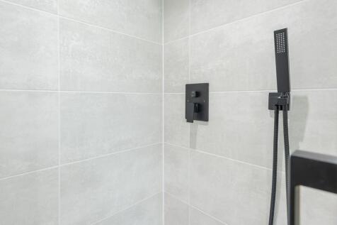 ENSUITE SHOWER ROOM