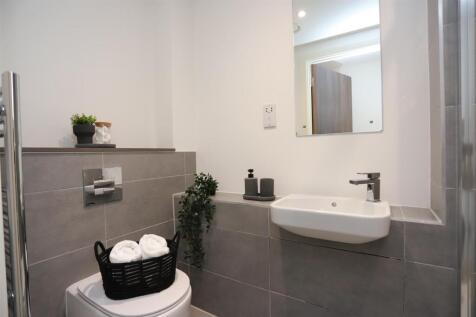 Ensuite.JPG