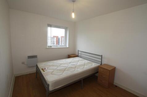 bedroom 1.JPG