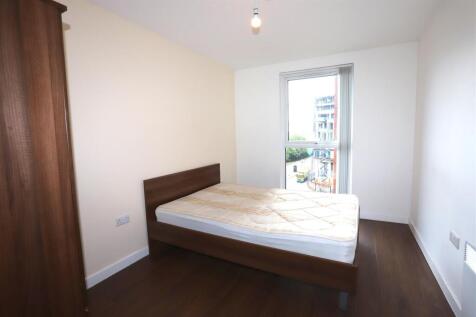 Bedroom 1.JPG