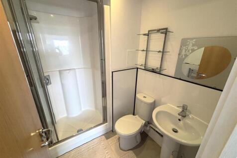 ensuite.jpg