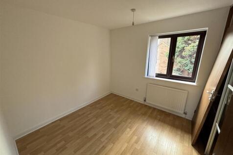 bedroom 3.jpg