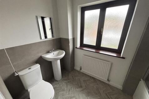 bathroom a.jpg