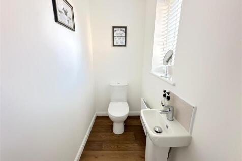 Cloakroom/WC