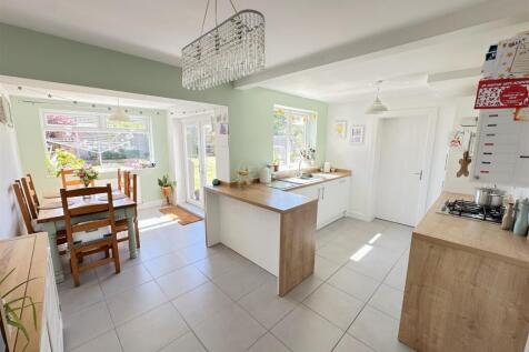 Extended Dining Kitchen
