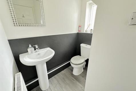 Cloakroom/WC