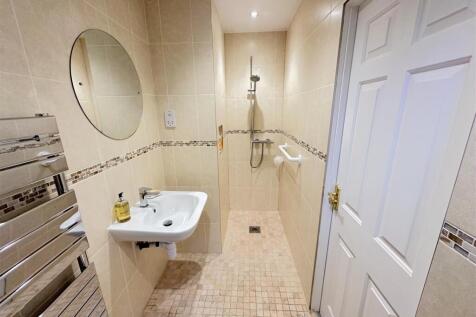 En Suite Shower Room