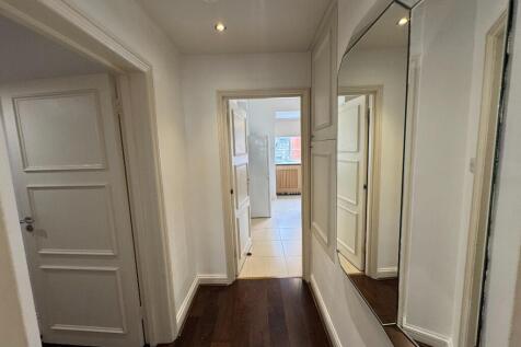 entrance to kitchen