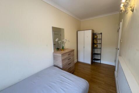 1st bedroom