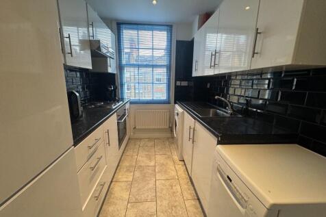 Full kitchen