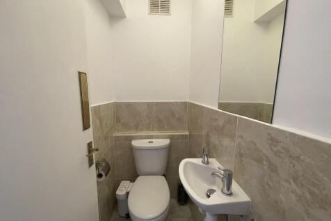 guest toilet 