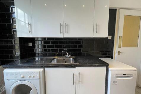 full kitchen