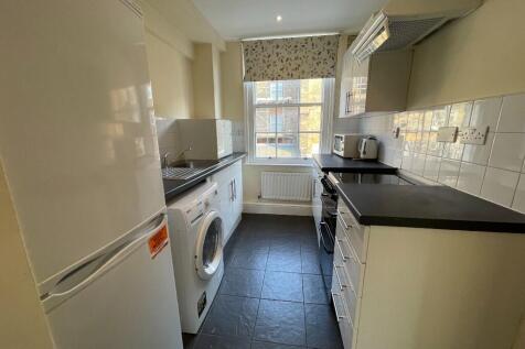 Full kitchen