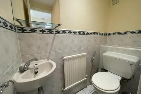 guest toilet 