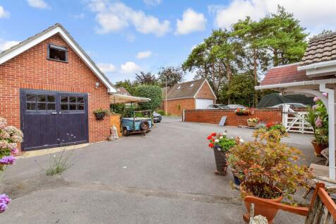 Driveway/Parking