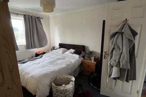 ROOM 1