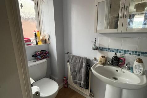 ROOM 1 ENSUITE