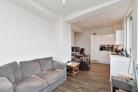 Lounge/ Kitchen