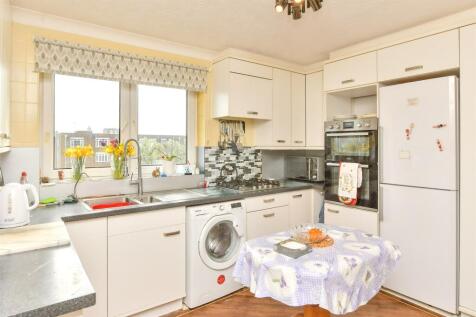 Kitchen/ Breakfast Room