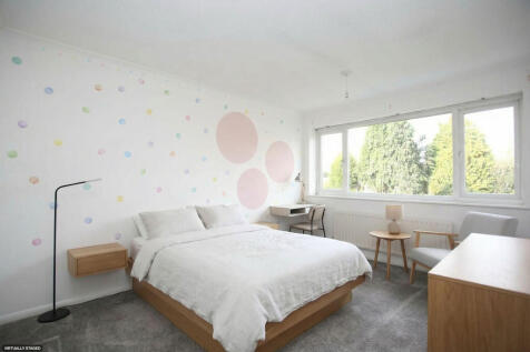 Modern Master Bed...