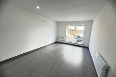 Flat 1-3.jpg